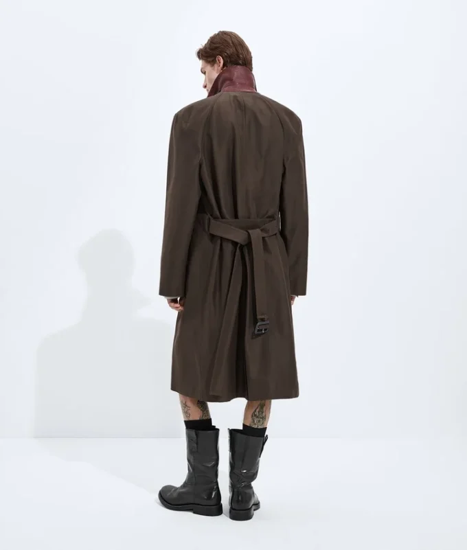 Trenchcoat i siden och nylon