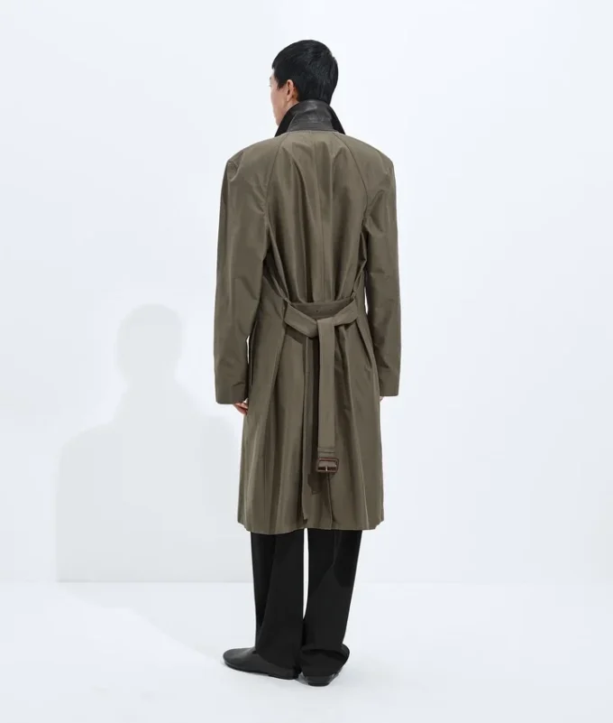 Trenchcoat i siden och nylon